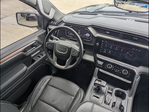 Used 2024 GMC Sierra 1500 Denali w/ Technology Package AWD/4WD image 21