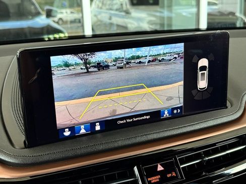 Used 2025 Acura MDX FWD w/ Technology Package image 6