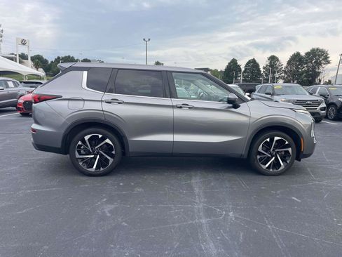 Used 2022 Mitsubishi Outlander SE AWD/4WD image 8