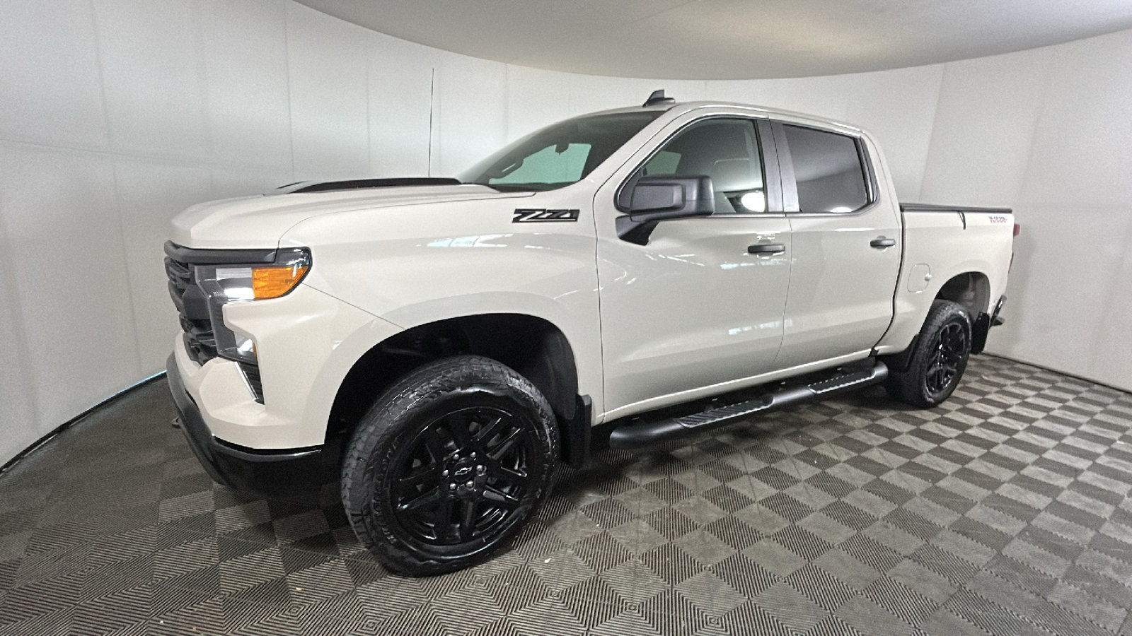 Used 2026 Chevrolet Silverado 1500 Custom Trail Boss w/ Turbomax Blackout Package AWD/4WD image 6