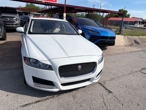 Used 2016 Jaguar XF Prestige RWD image 6