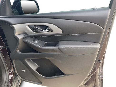 Used 2022 Chevrolet Traverse LT w/ LT Premium Package image 17