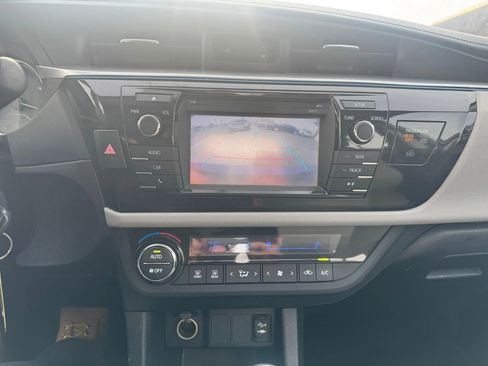 Used 2016 Toyota Corolla LE FWD image 21