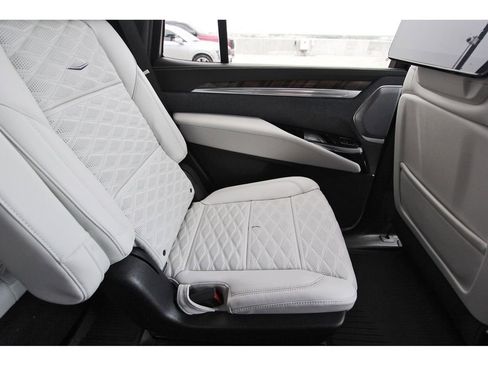 New 2026 Cadillac Escalade Platinum Sport w/ LPO, ONYX Package AWD/4WD image 11