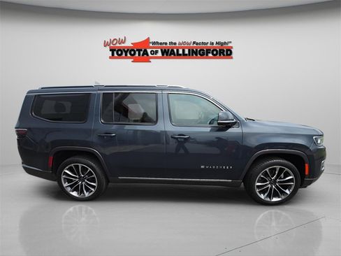 Used 2022 Jeep Wagoneer Series III w/ Premium Group I image 3