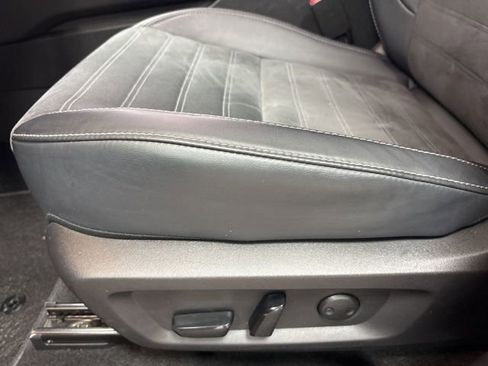 Used 2025 Mitsubishi Outlander SE FWD image 27