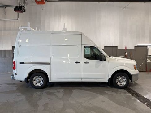 Used 2013 Nissan NV 2500 SV w/ Technology Pkg RWD image 2