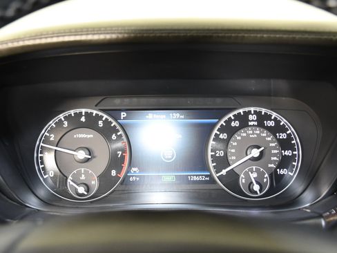 Used 2019 Genesis G90 5.0 Ultimate AWD/4WD image 18