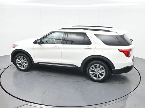 Used 2021 Ford Explorer XLT w/ Equipment Group 202A image 35