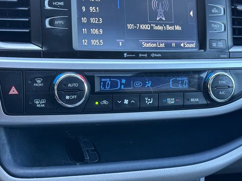 Used 2016 Toyota Highlander XLE FWD image 29