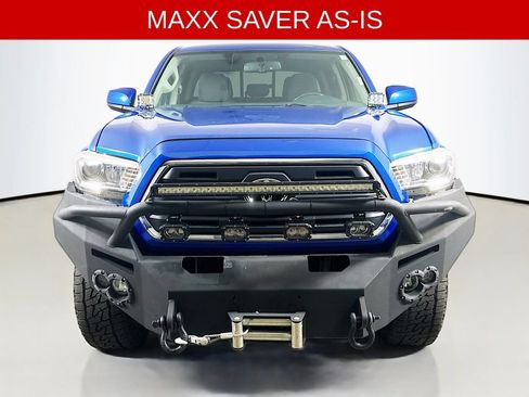 Used 2017 Toyota Tacoma SR5 AWD/4WD image 2