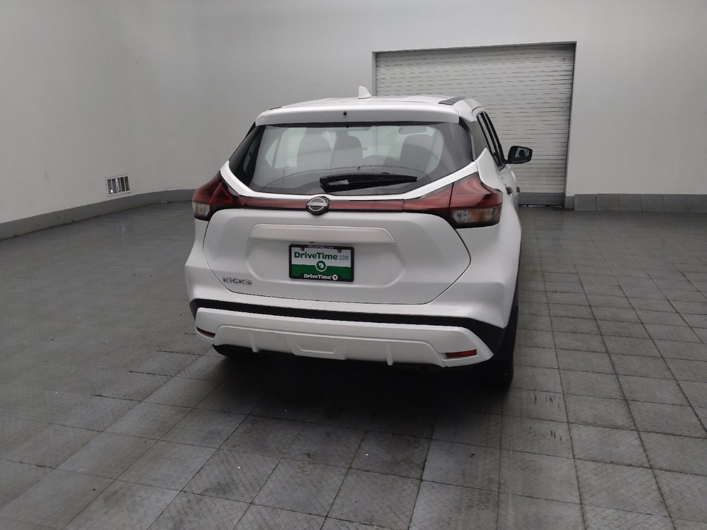 Used 2023 Nissan Kicks S FWD image 7