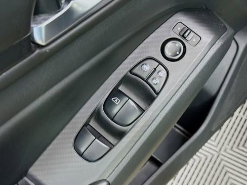 Used 2024 Nissan Altima 2.5 SV image 17