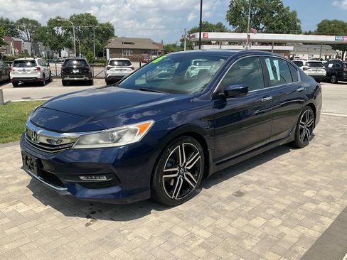 Used 2016 Honda Accord Sport image 2