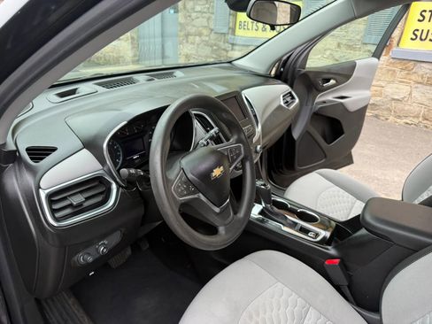 Used 2021 Chevrolet Equinox LS w/ LS Convenience Package image 27