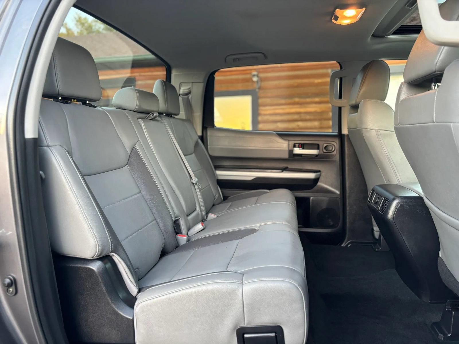 Used 2021 Toyota Tundra Limited w/ Limited Premium Package AWD/4WD image 20