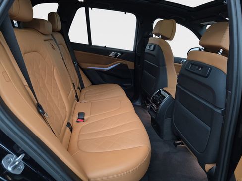 Used 2023 BMW X5 xDrive45e w/ M Sport Package image 14