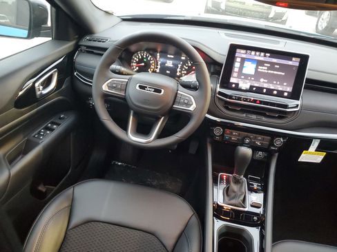 New 2026 Jeep Compass Latitude image 12