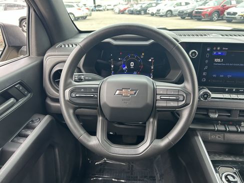 Used 2023 Chevrolet Colorado W/T image 10