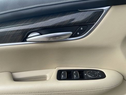 Used 2019 Cadillac XT5 Base image 20