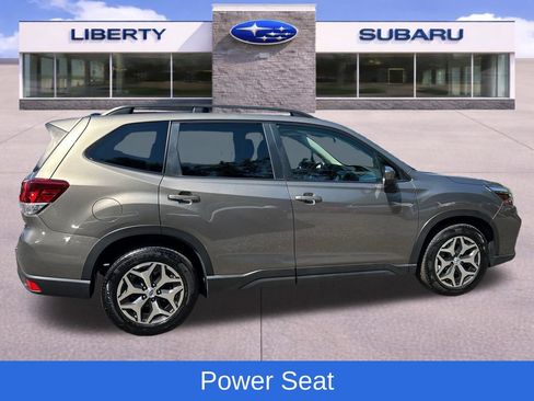 Used 2019 Subaru Forester Premium AWD/4WD image 7