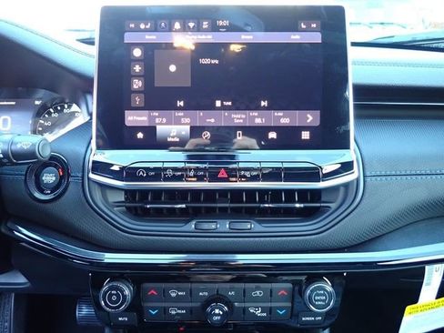 New 2026 Jeep Compass Limited image 21