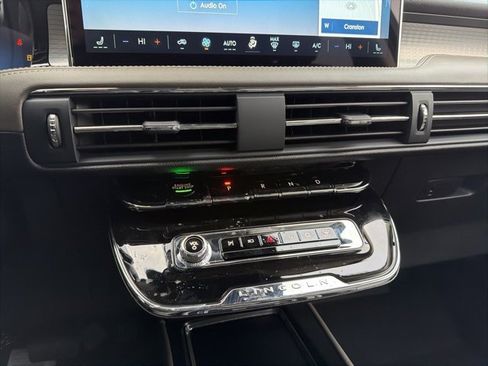 New 2026 Lincoln Corsair Premiere image 13