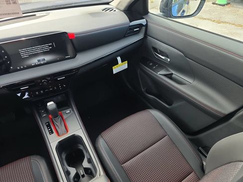 New 2026 Nissan Kicks SR w/ SR Premium Package FWD image 21