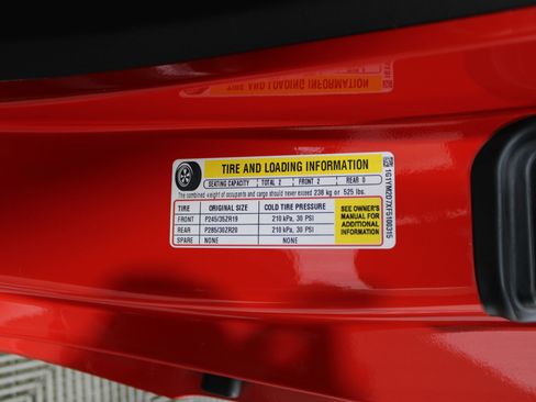 Used 2015 Chevrolet Corvette Z51 3LT w/ 3LT Preferred Equipment Group image 37