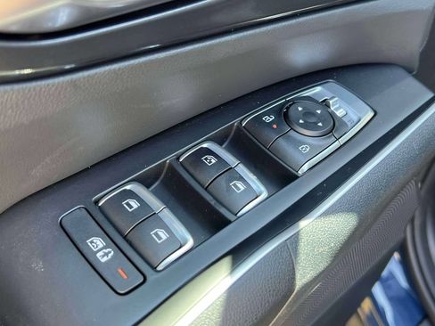 Certified 2025 Kia Sorento S AWD/4WD image 17