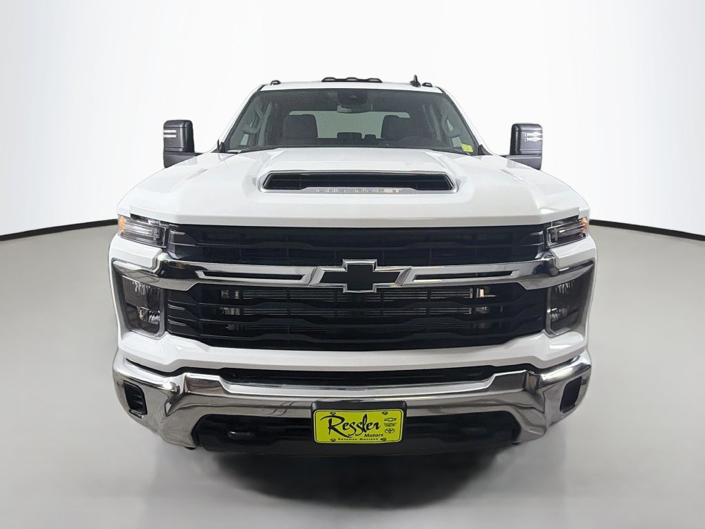New 2026 Chevrolet Silverado 3500 LT AWD/4WD image 2