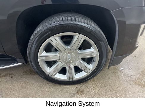 Used 2018 Cadillac Escalade ESV Luxury AWD/4WD image 15