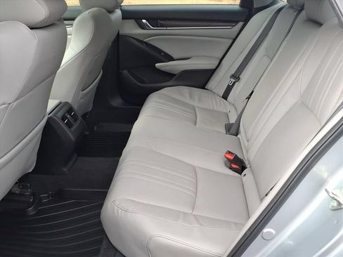 Used 2018 Honda Accord Touring image 21