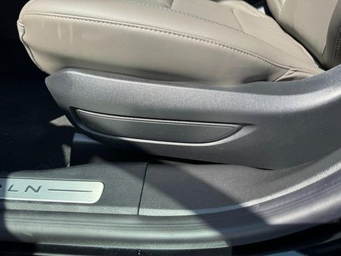 Certified 2024 Lincoln Corsair FWD w/ Equipment Group 101A image 15