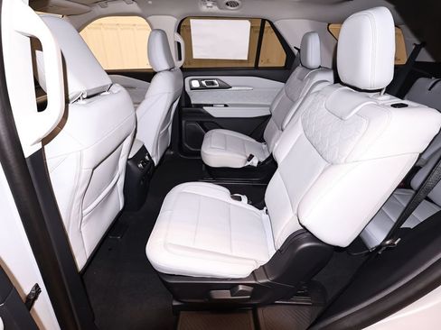 New 2026 Ford Explorer Platinum w/ LUX Leather Package AWD/4WD image 15