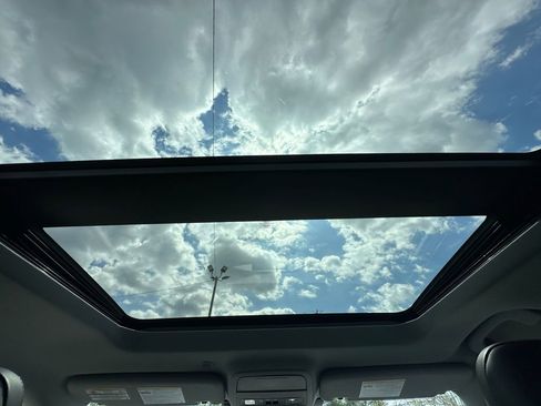 Used 2022 Ford Explorer XLT w/ Equipment Group 202A image 27