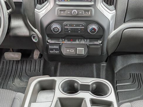 Used 2024 Chevrolet Silverado 2500 Custom AWD/4WD image 18