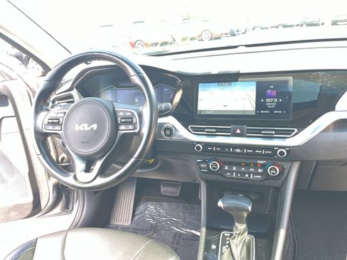 Used 2022 Kia Niro EX Premium FWD image 50