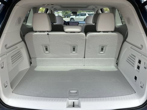 New 2026 Buick Enclave Avenir w/ Super Cruise Package FWD image 27