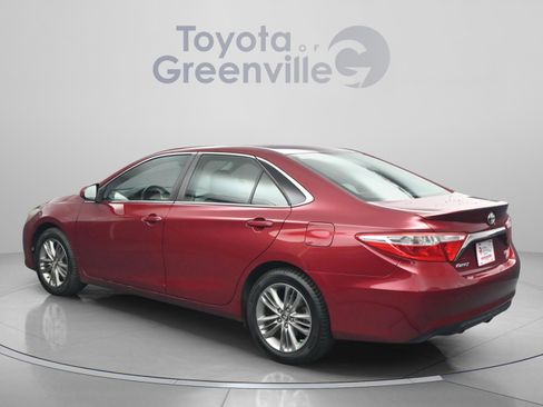 Used 2017 Toyota Camry SE w/ Moonroof Package FWD image 7