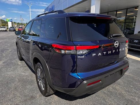 Used 2025 Nissan Pathfinder SV AWD/4WD image 8