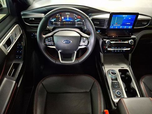 Certified 2023 Ford Explorer ST-Line w/ Class IV Trailer Tow Package image 10