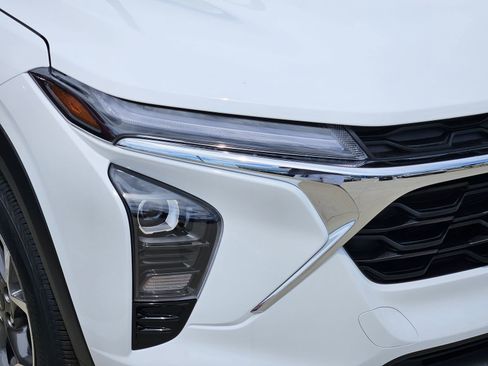 New 2026 Chevrolet Trax LT FWD image 10