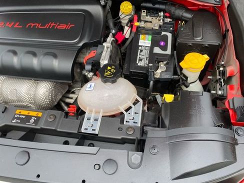 Used 2020 Jeep Renegade Latitude image 32