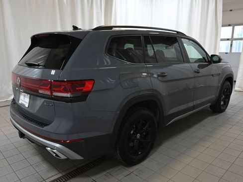 Used 2024 Volkswagen Atlas Peak Edition SEL AWD/4WD image 15