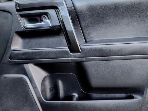 Used 2020 Toyota 4Runner Venture image 32