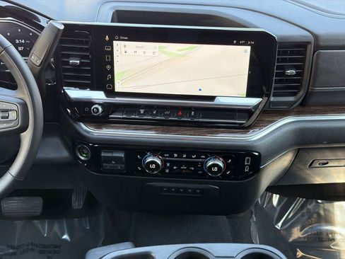 Used 2024 GMC Sierra 3500 SLE w/ SLE Value Package image 23