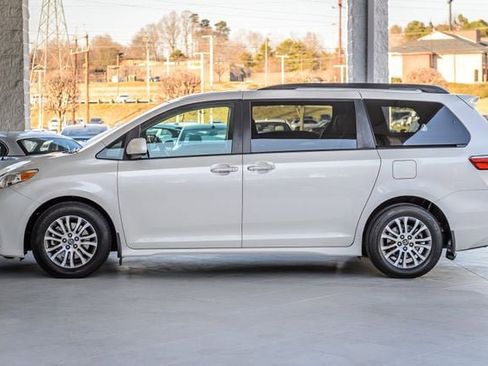 Used 2018 Toyota Sienna XLE Premium image 57