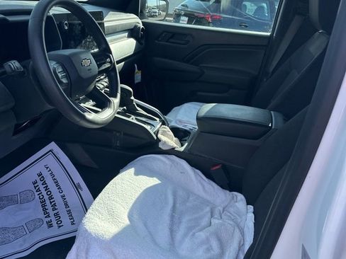 Used 2025 Chevrolet Colorado W/T w/ Advanced Trailering Package image 7