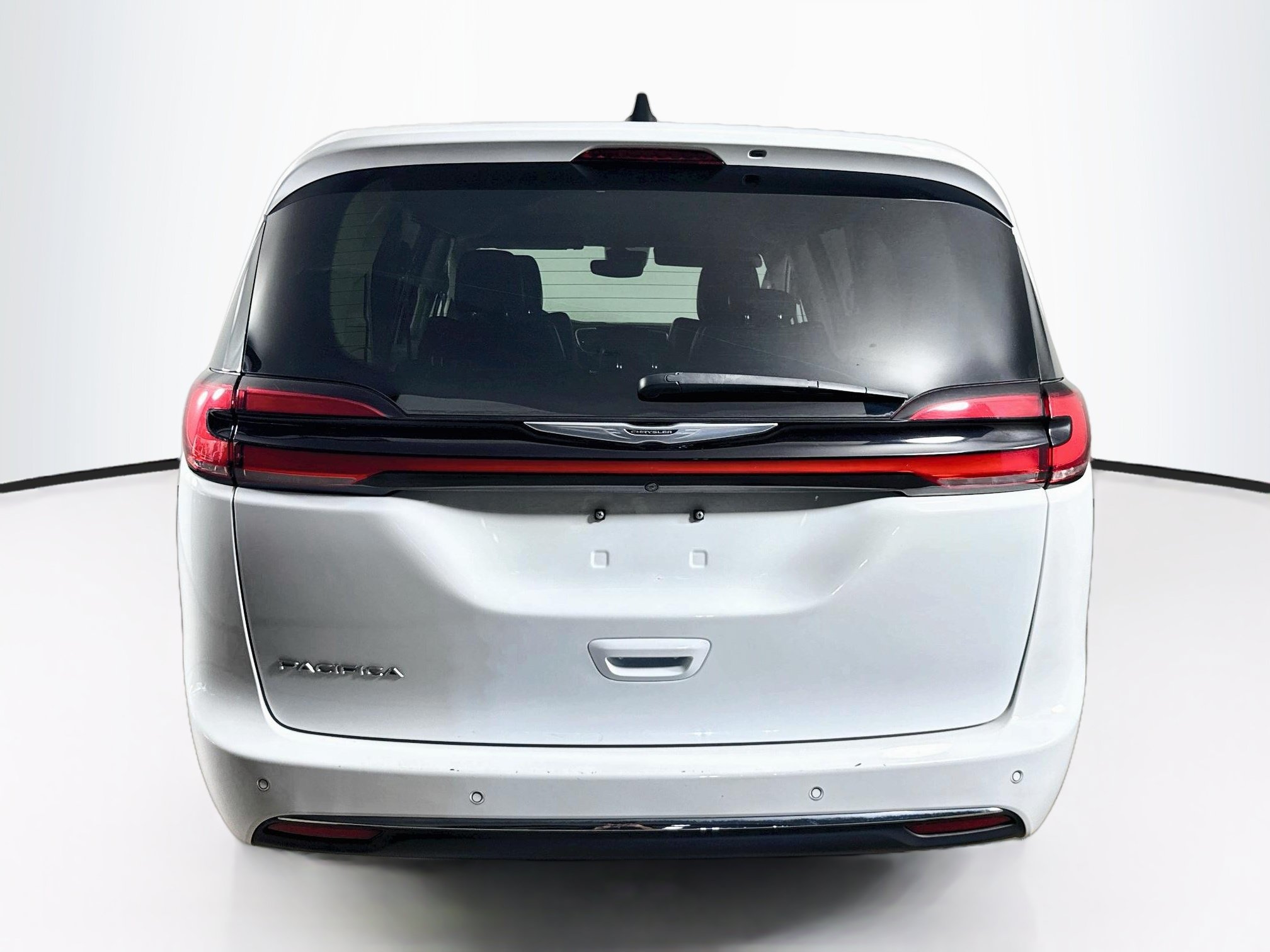 Used 2023 Chrysler Pacifica Touring-L FWD image 29